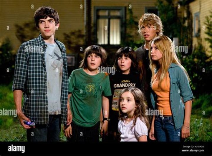 Ashley Tisdale, Carter Jenkins, Henri Young, Ashley Boettcher, Regan Young