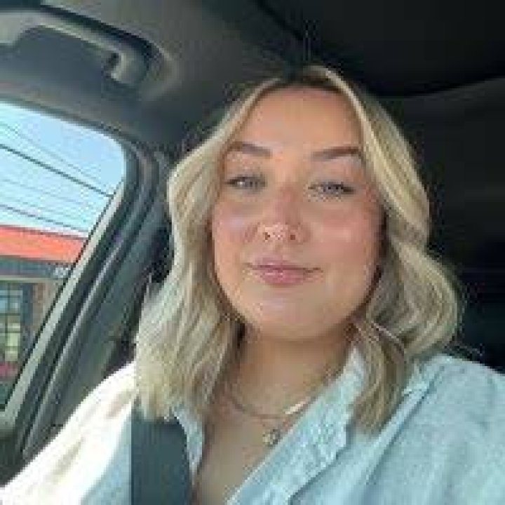Avery Price Receptionist
