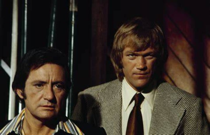 Bo Svenson, Robert Brown, Hoke Howell, David Soul