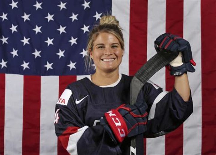 Brianna Decker