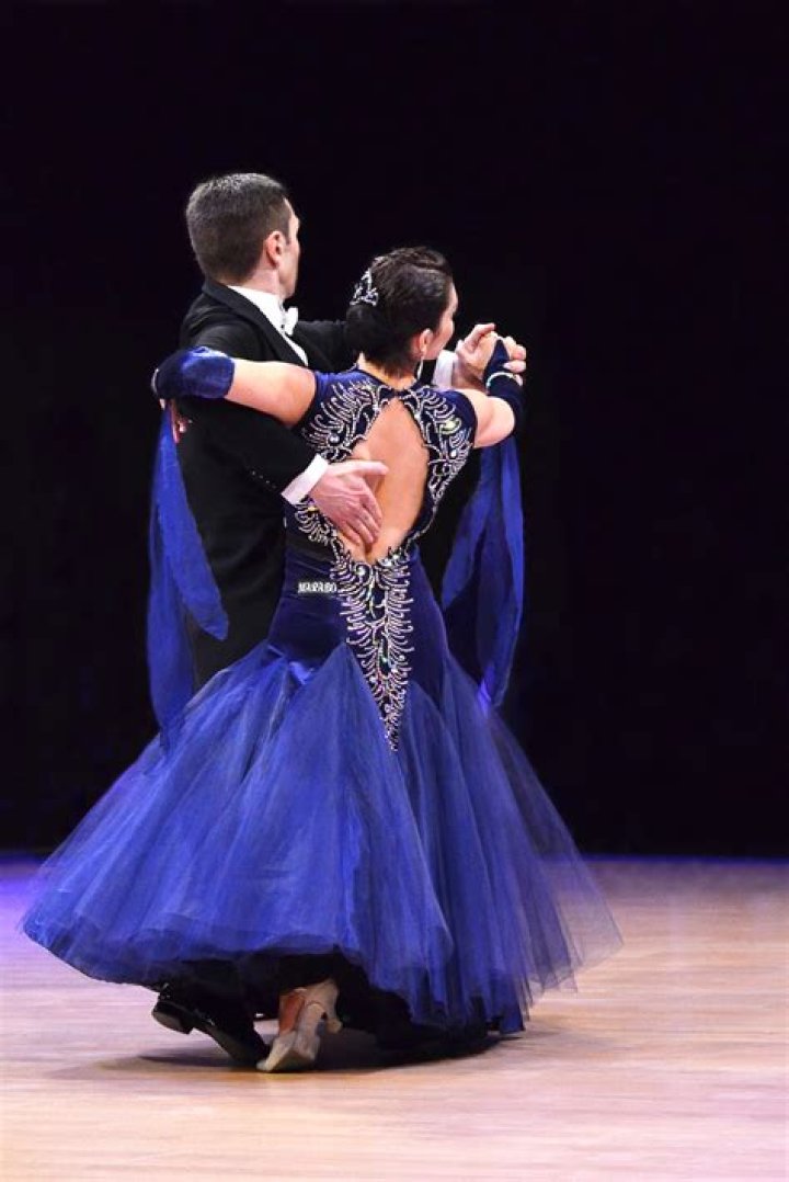Couple Dancer