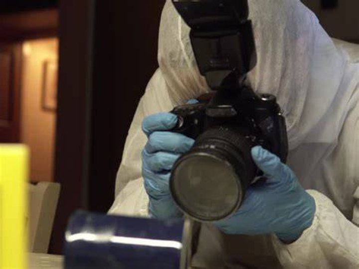 Crime Scene Tech / Female Crime Scene Tech
