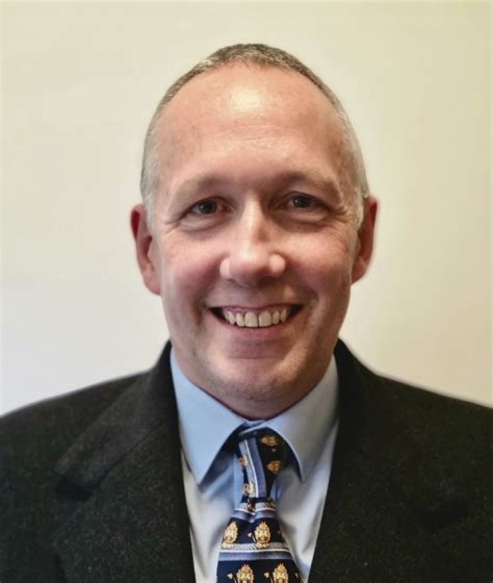 Dr. Simon Hill