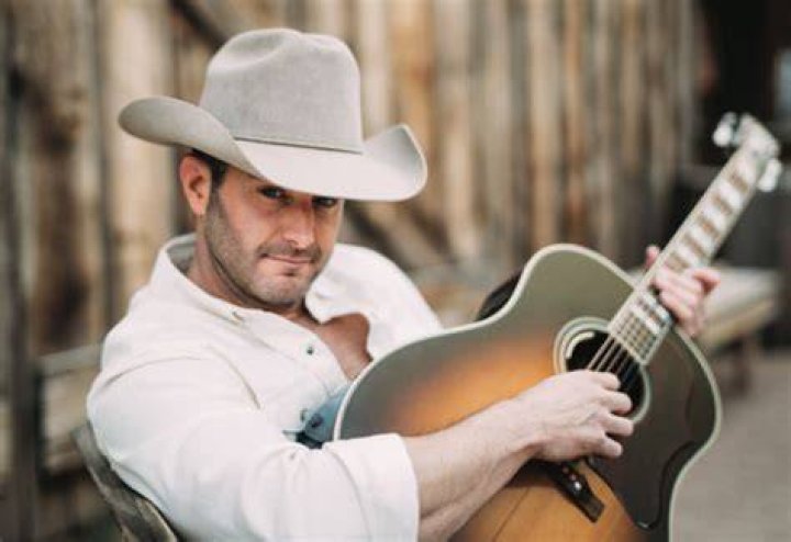 Easton Corbin