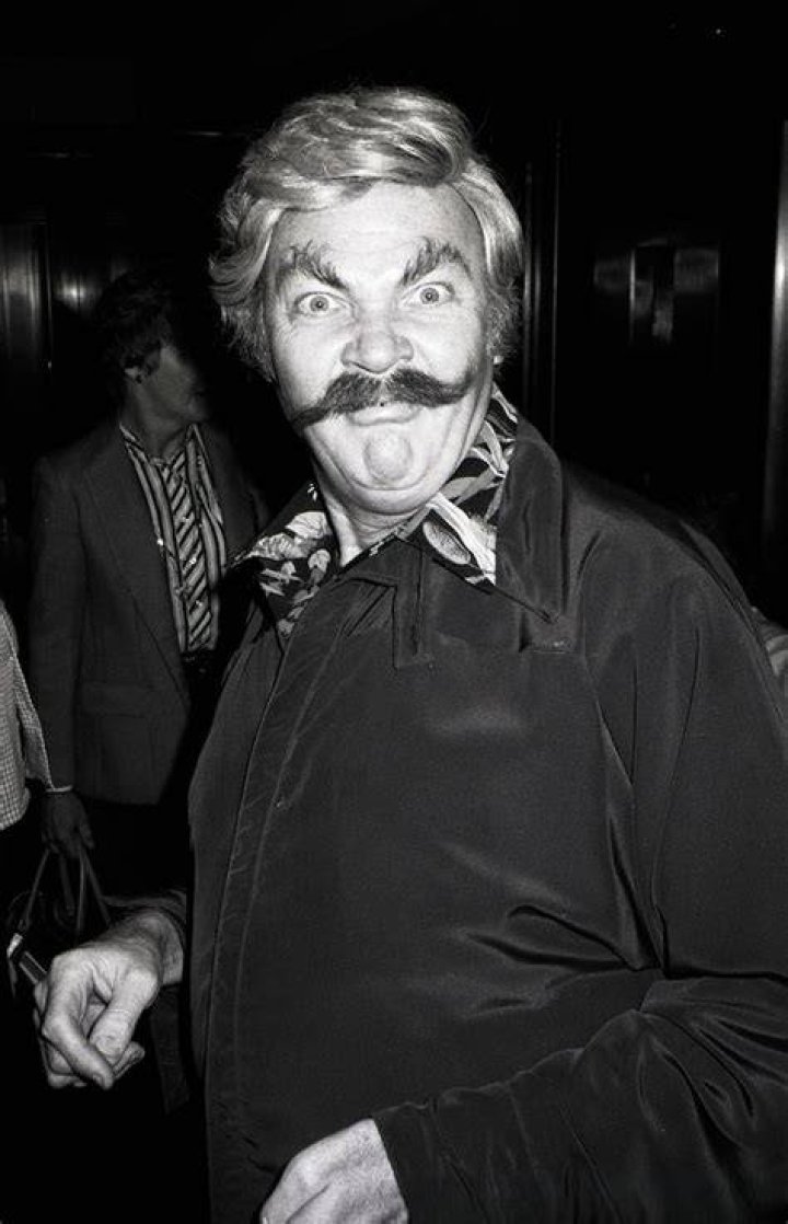 Frequent Guest Panelist (1996-) / Himself