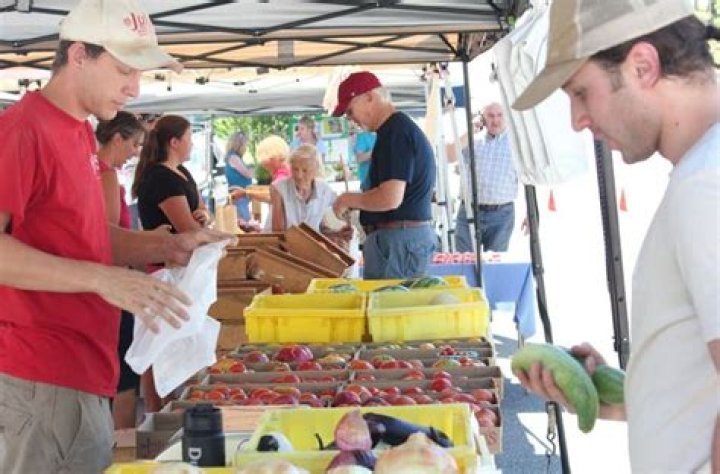 Fruitstand Customer