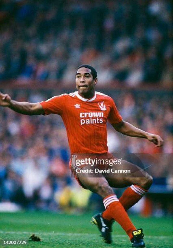 John Perry (footballer)