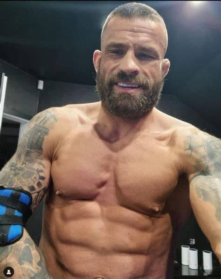 Karlos Vemola