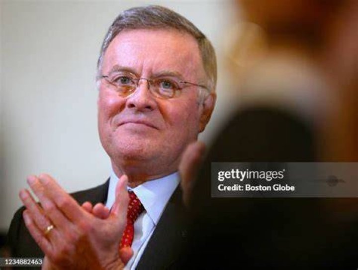 Ken Lewis (executive)