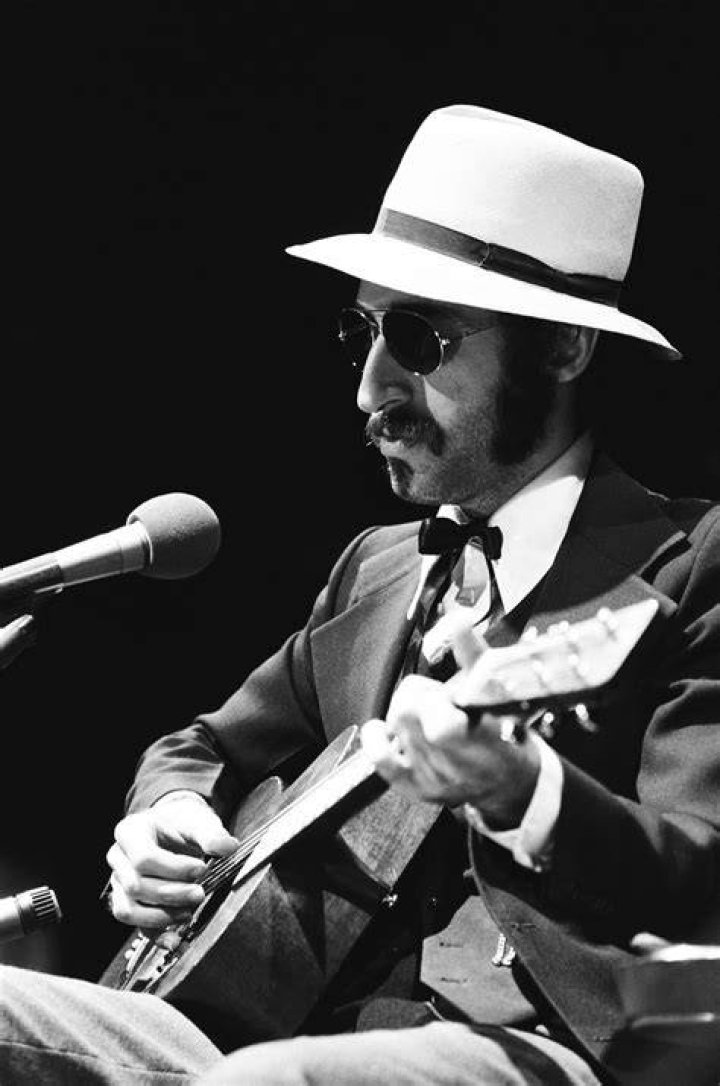 Leon Redbone