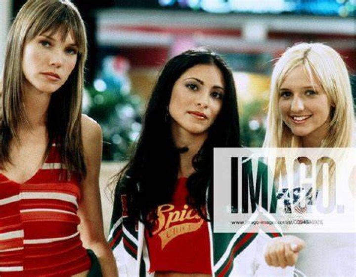 Maria-Elena Laas, Ashlee Simpson, Melissa Lawner