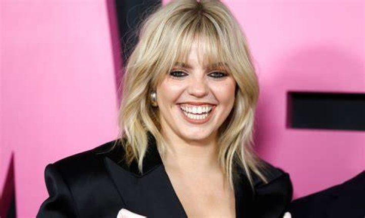 Renee A'Dair Net Worth