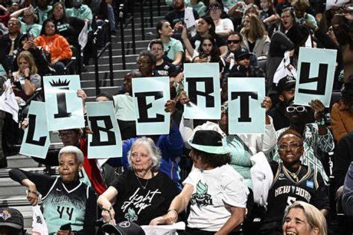 The New Crowd of Liberty City